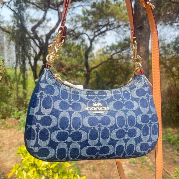 Coach Handbags - Coach Teri Shoulder Bag In Signature Denim